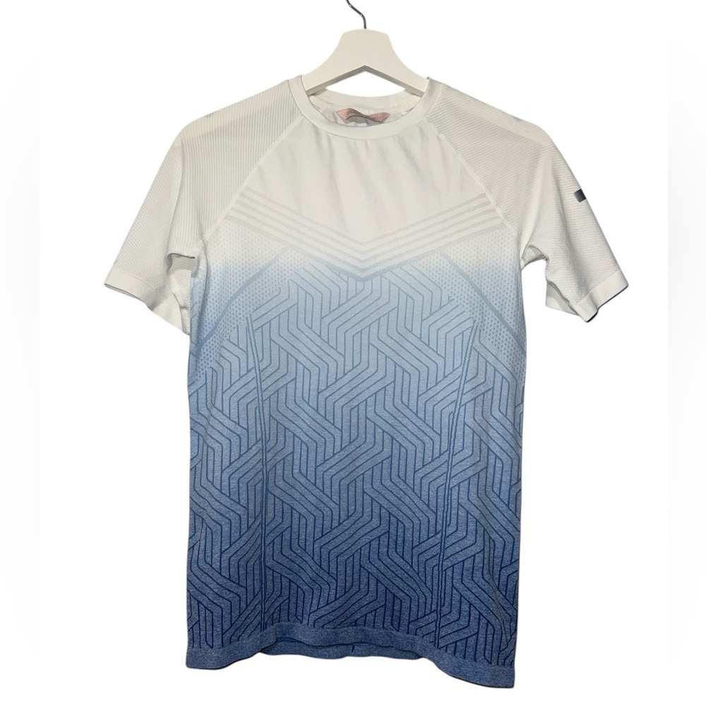 BLACKYAK Karajan Seamless Ombre Top
